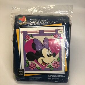 Mickey Unlimited Minnie Mouse Fabric Applique Kit Fun Quick Easy 18 x 18